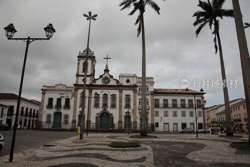 巴西巴伊亚州萨尔瓦多市Pelourinho的Terreiro de Jesus广场。